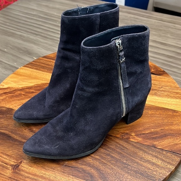MICHAEL MICHAEL KORS BLACK SUEDE BOOTIES 8 - Picture 2 of 16